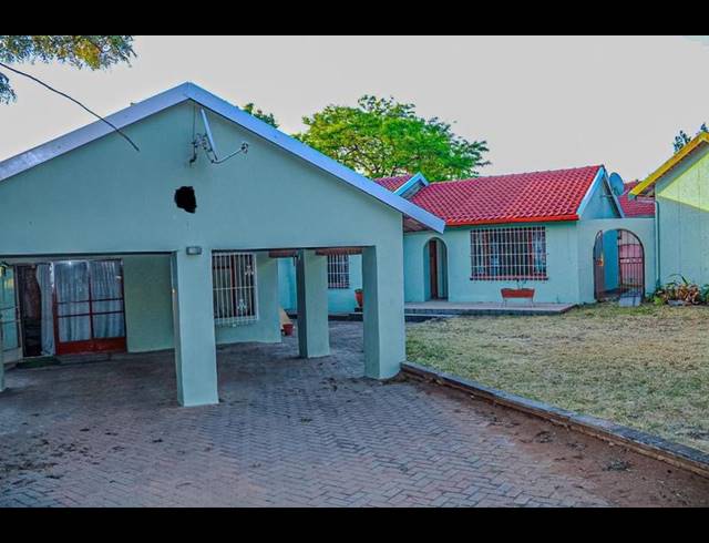 5 BEDROOM HOUSE FOR SALE IN BIRCH ACRES